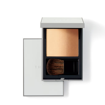 THREE Solar Tinted Flow Powder